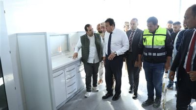 وزير الصحة يتفقد مشروع إنشاء مجمع المعامل المركزية بمدينة بدر