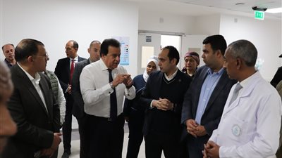 الرعاية الصحية: وزير الصحة يتفقد مجمع السويس الطبي ويشيد بمستوى الخدمة المقدمة
