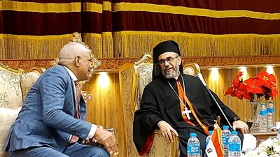 المصريين نموذج للوحدة الوطنية.. برلماني يوجه رسالة للبابا تواضروس والأقباط في عيد الميلاد المجيد