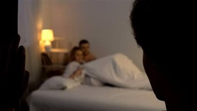 جريمة شرف.. سر مقتل أستاذ جامعي وإحدى طالباته داخل شقة سكنية بالمعصرة