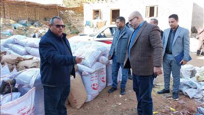 محافظ المنيا يطرح كراتين مواد غذائية بسعر 100 جنيه