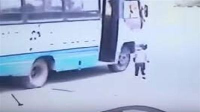 النيابة العامة تحقق في حادث دهس طفلة وشقيقها تحت عجلات أتوبيس بالمعادي 