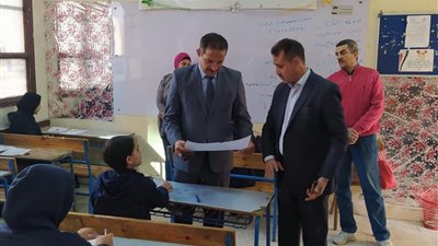 وكيل تعليم الجيزة يتابع أول يوم بامتحانات النقل ويشدد على حزمة من الاجراءات