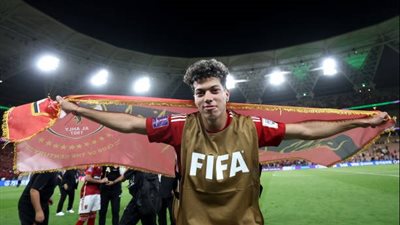 نجم الزمالك يدافع عن النني ويؤكد إمام عاشور أفضل من تريزيجية