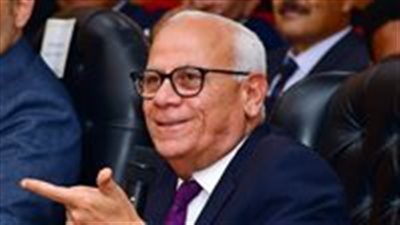 محافظ بورسعيد يتابع تلقى طلبات المواطنين للتصالح على مخالفات البناء