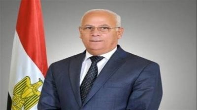 محافظ بورسعيد يشكر الأجهزة التنفيذية والأمنية لجهودهم خلال عيد الفطر