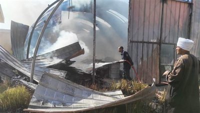 الرقبة مقلوبة.. حريق بمخزن للزيوت فى أسوان 