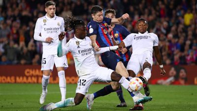 كلاسيكو الأرض.. برشلونة يلتقي ريال مدريد في نهائي السوبر الإسباني