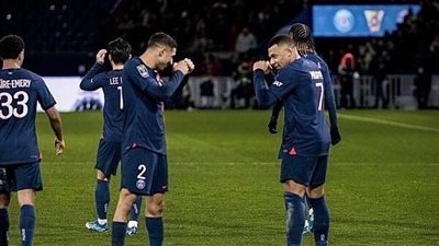 باريس سان جيرمان يتحدى لانس في معقلهم بالدوري الفرنسي