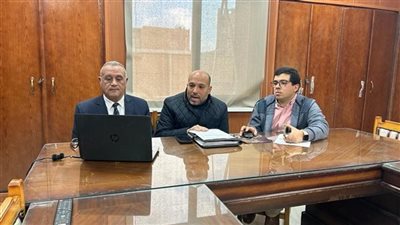 عبر الفيديو كونفرانس.. وكيل تعليم الدقهلية يجتمع برؤساء لجان الشهادة الإعدادية 