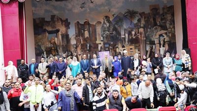 محافظ أسوان يلتقى الفوج الأول لذوى القدرات الخاصة ضمن قطار الشباب 