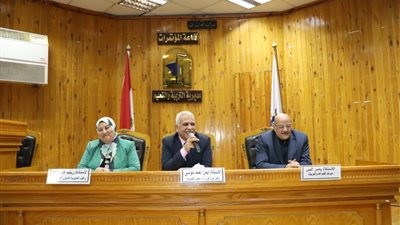 اجتماع هام لمدير تعليم القاهرة استعدادًا لـ امتحانات الشهادة الإعدادية