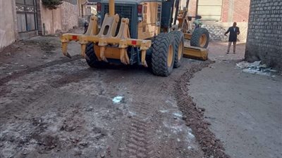 متابعة مستمرة لأعمال رفع كفاءة الطرق والشوارع بمراكز المنيا