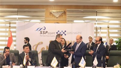 توقيع عقد ترخيص إدارة وتشغيل مطاعم وكافيتريات مبنى الركاب 1 بمطار الغردقة الدولى 