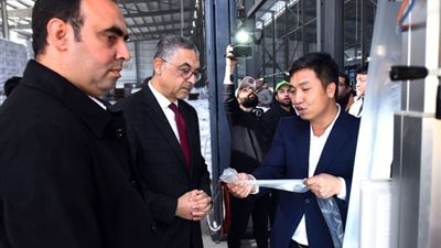 الرئيس التنفيذي للهيئة العامة للاستثمار يفتتح أول مصنع باستثمارات فيتنامية 100% في مصر