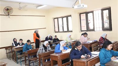 امتحانات الشهادة الإعدادية.. «أولياء أمور مصر» يرصد شكاوى من مادة الدراسات بالقاهرة والنحو بالدقهلية 
