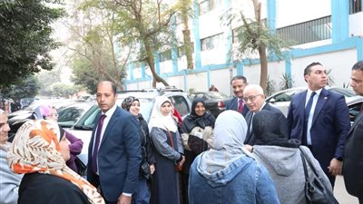 وزير التعليم يتفقد امتحانات الشهادة الإعدادية بالجيزة