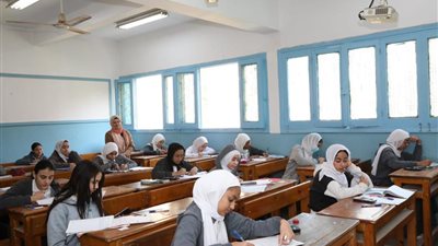 «أمهات مصر» عن امتحانات الشهادة الإعدادية: دراسات القاهرة صعبة... وعلوم القليوبية سهلة