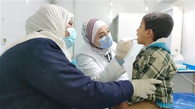 الكشف على 1711 حالة خلال قافلة طبية في مطاي بالمنيا 