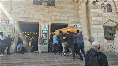 تشييع جثمان عائلة لقت مصرعها إثر انفجار أنبوبة بوتاجاز في الخانكة