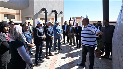 رئيس الوزراء يتفقد مشروعات المبادرة الرئاسية «حياة كريمة» بقرية فارس بكوم أمبو