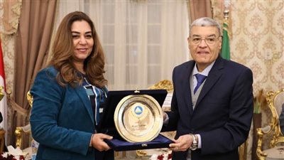 محافظا المنيا ودمياط يفتتحان معرض 