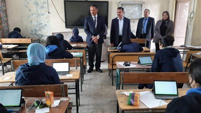 مدير «تعليم الجيزة» يتابع امتحانات الهندسة للشهادة الإعدادي وثانية ثانوي