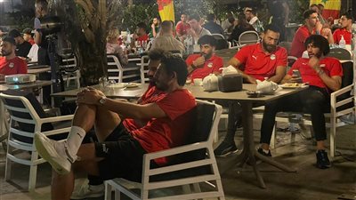 عزومة عشاء من خالد الدرندلي لـ لاعبي المنتخب احتفالًا بالتأهل لدور الـ16