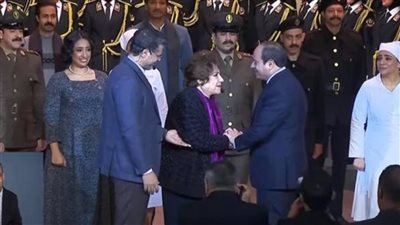 خلال احتفالات عيد الشرطة.. سميحة أيوب للسيسي: شعبك بيحبك يا عزيز مصر