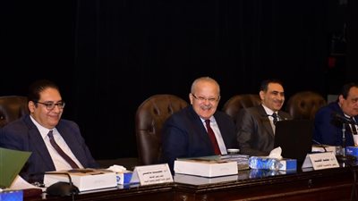 جامعة القاهرة تخصص 13 منحة لذوي الهمم.. تعرف عليها