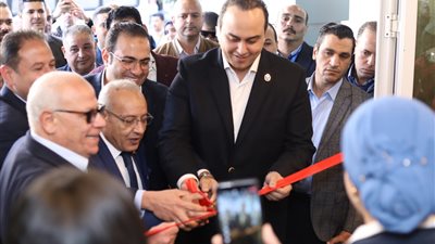 رئيس هيئة الرعاية الصحية ومحافظ بورسعيد يفتتحان مبنى «23 ديسمبر» بمستشفى السلام