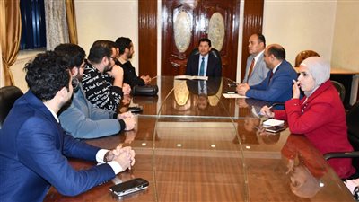 وزير الرياضة يلتقي مجموعة من الشباب المؤثرين عبر منصات التواصل الاجتماعي