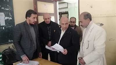 وكيل تعليم مطروح يتابع أعمال التصحيح وتقدير الدرجات للشهادة الإعدادية