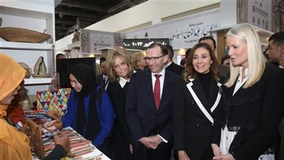 وزيرة الثقافة: التواجد النرويجي الكبير بمعرض الكتاب فرصة لتعريف الآخر بالإبداع المصري 