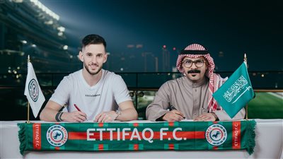 الإسباني ألفارو ميدران لاعبًا في صفوف الاتفاق السعودي 