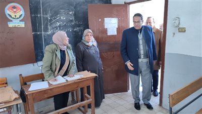 وكيل تعليم الغربية يتابع أعمال التقدير لكراسات الإجابة لطلاب الشهادة الإعدادية (صور)