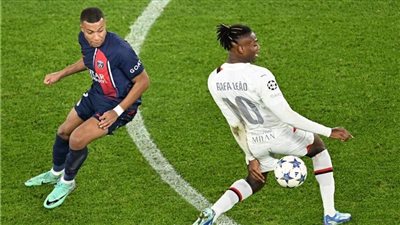 تقرير فرنسي: باريس سان جيرمان يخطط للتعاقد مع نجم ميلان الإيطالي