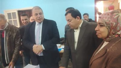 وكيل تعليم الدقهلية يتفقد أعمال التصحيح بكنترول الإعدادية