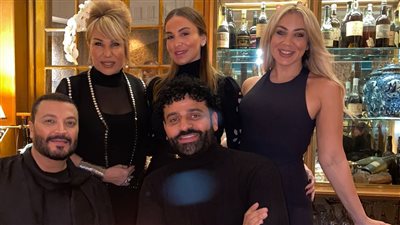 عمر السعيد برفقة إليسا وأحلام بعرض أزياء زهير مراد بباريس (صور)