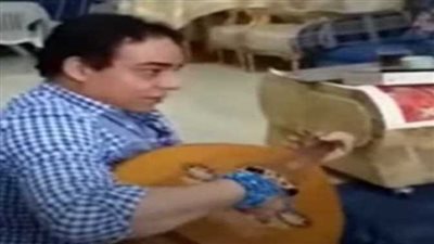 سجن ملحن مصري لتلاوته القرآن على ألحان العود