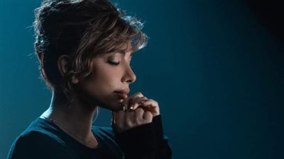 أصالة عن أغنية صندوق: هدية لروحي اللي بحاول أداريها