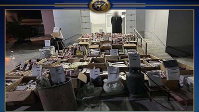 ضبط عاطل بعد تحويل مسكنه ورشة لتصنيع الألعاب النارية بالفيوم