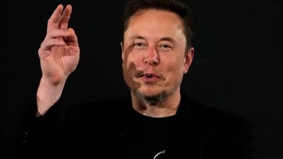 إيلون ماسك: اقتربنا في التحكم برؤس البشر من خلال كمبيوتر 