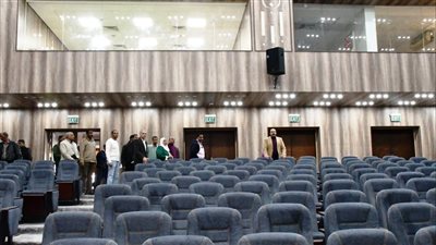 محافظ أسوان يتفقد أعمال تطوير قاعة مؤتمرات عروس النيل الدولية