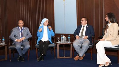 وزير التعليم يشهد استعراض ومناقشة النجاحات والفرص والتحديات بالنظام التعليمى 