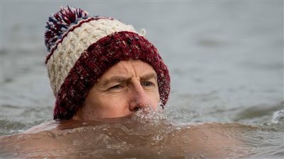 السباحة في الماء البارد تمنح النساء فوائد صحية عظيمة