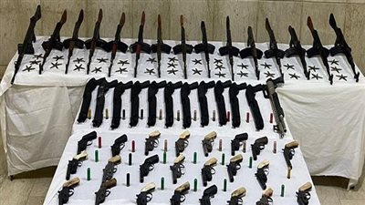 ضبط ترسانة أسلحة نارية في حملة عاصفة على تجار الكيف بأسيوط