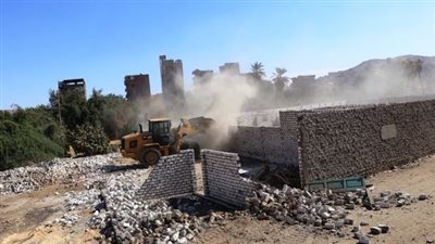 أشرف عطية: مواصلة حملات الإزالة للتعديات على أراضى الدولة بأسوان وكوم أمبو