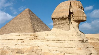 فيديو يكشف عمليات ترميم هرم منقرع يثير الجدل