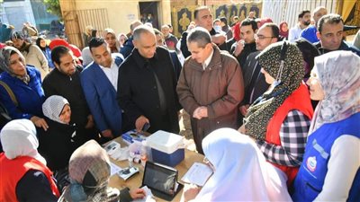 من قرية إبيار بكفر الزيات.. محافظ الغربية يتفقد قافلة مجلس الوزراء الطبية